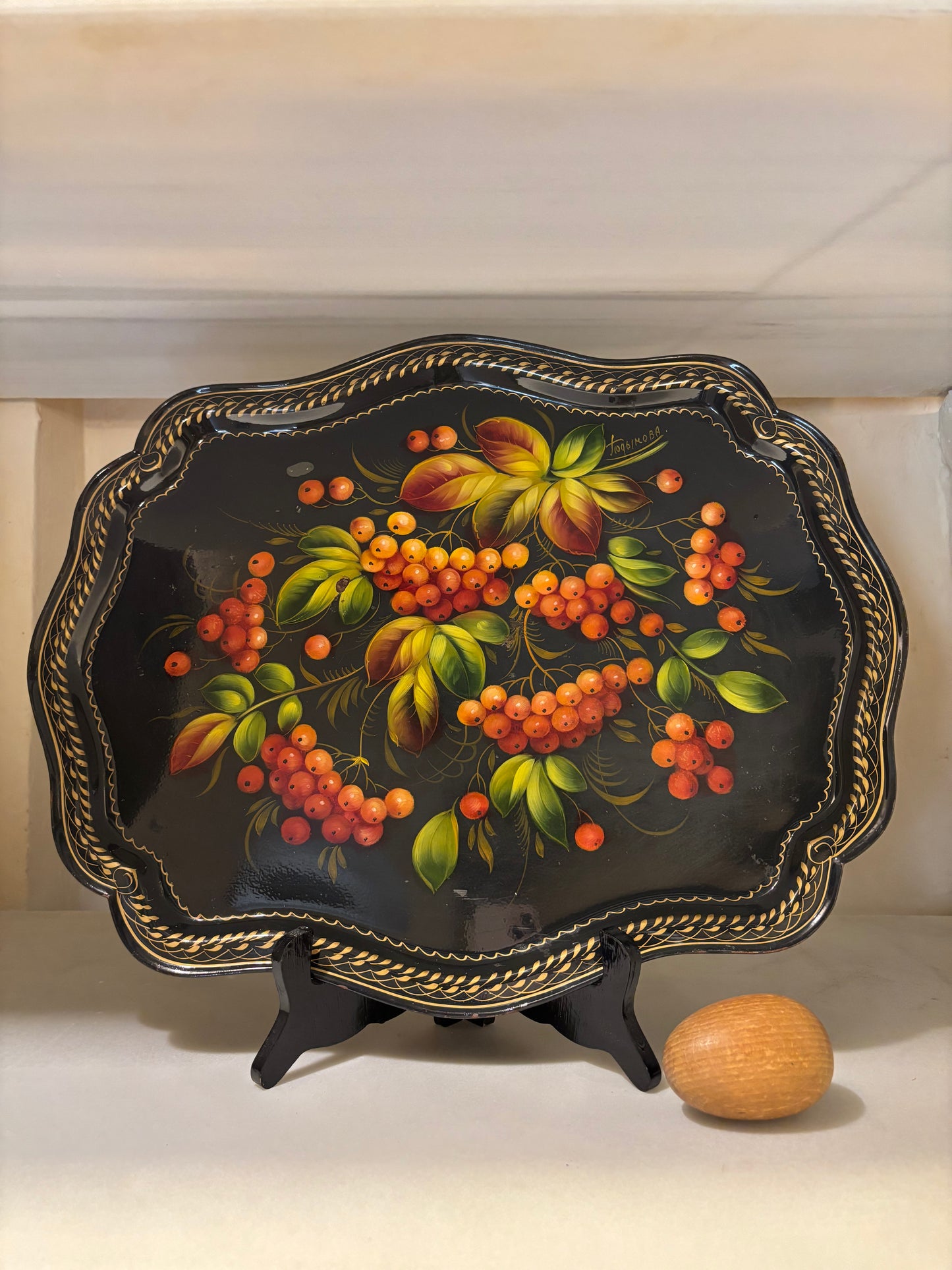 BANDEJA METAL PINTADA A MANO.