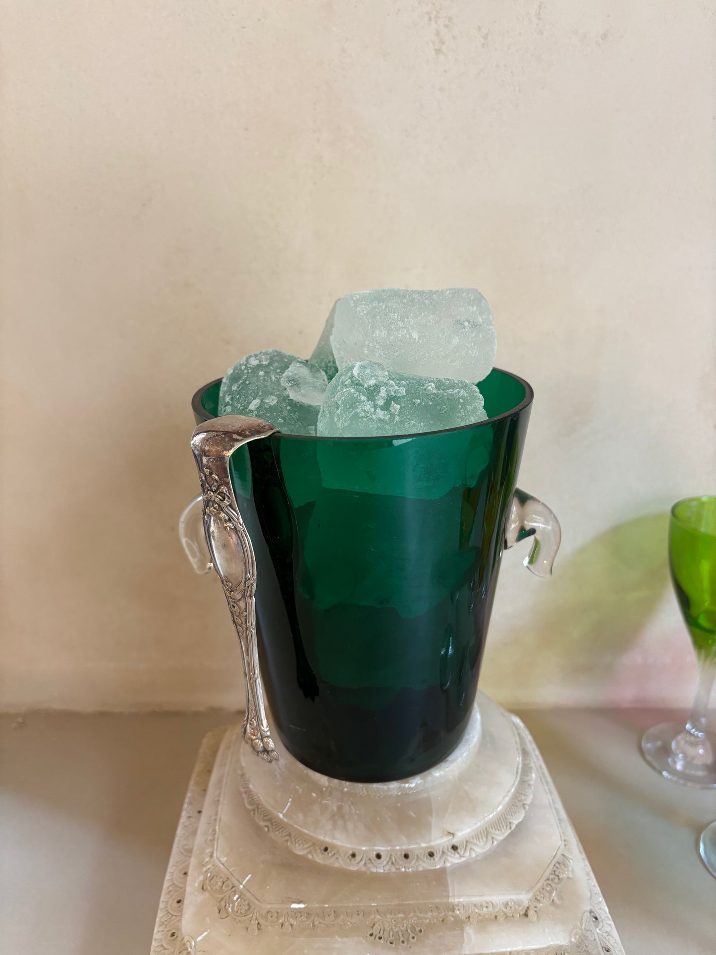 CUBITERA VINTAGE EN VIDRIO VERDE.