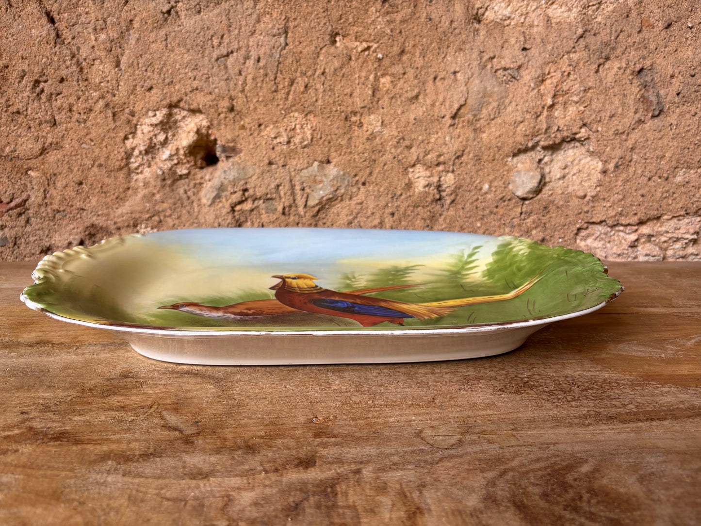 FUENTE EN PORCELANA ANTIGUA DE LIMOGES.