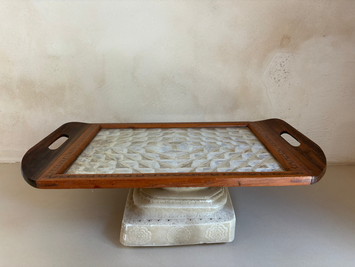 BANDEJA VINTAGE DE ALAS DE MARIPOSAS.