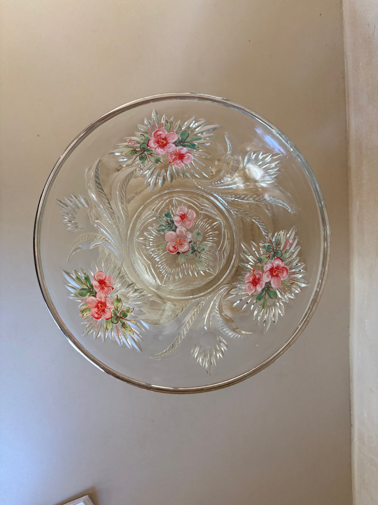 CUENCO PARA MACEDONIA EN VIDRIO PRENSADO.