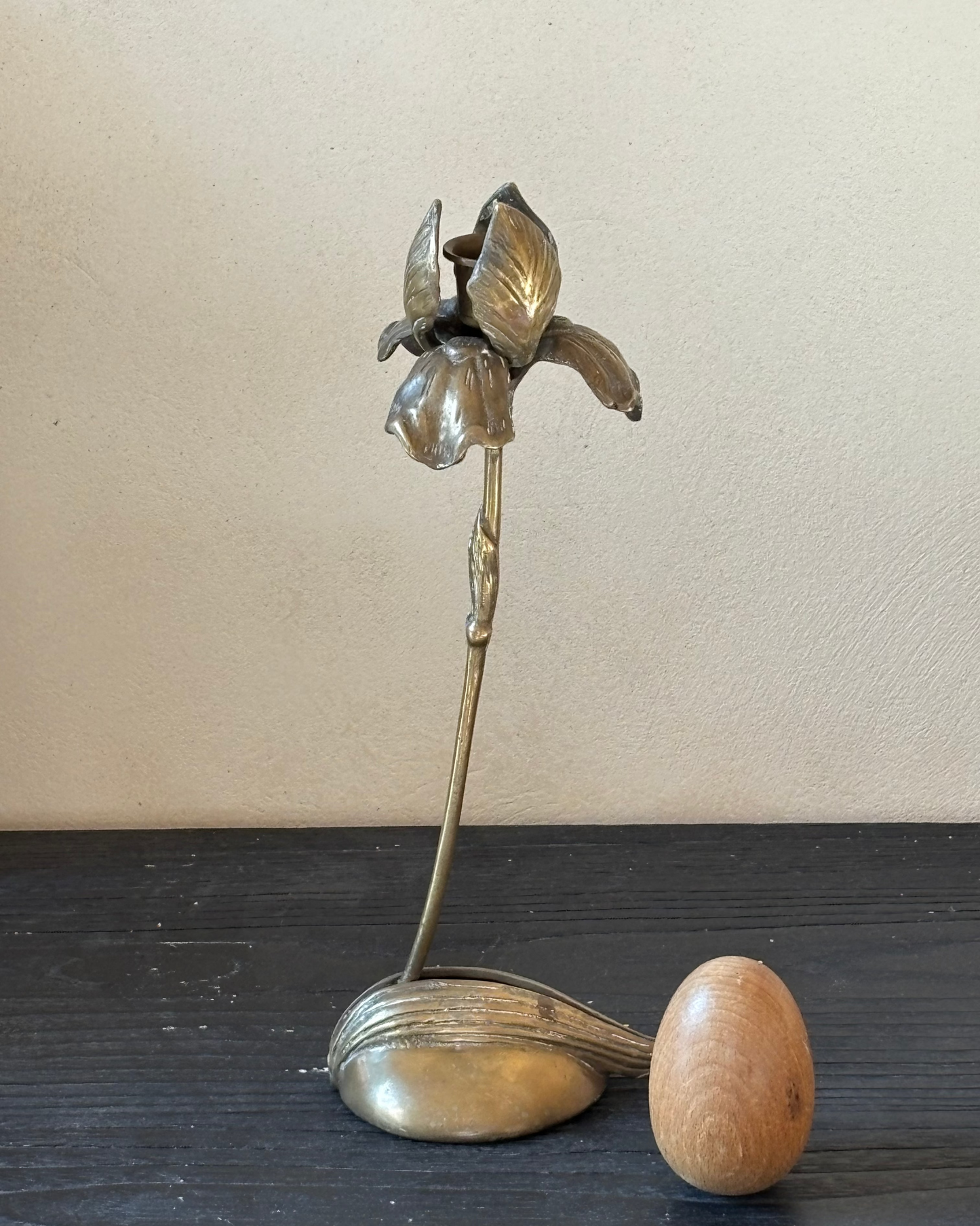 CANDELBRO DE BRONCE VINTAGE EN FORMA DE TULIPAN ABIERTO