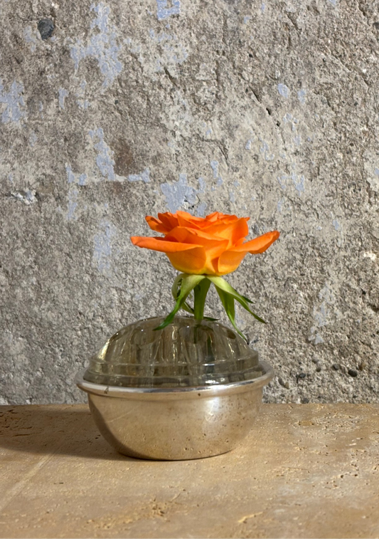 PIQUE FLEUR CON CUENCO DE PLATA.