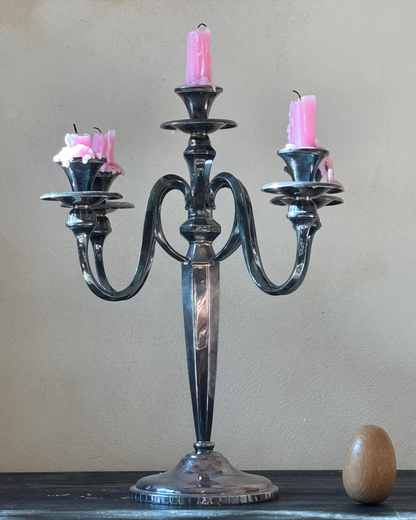 CANDELABRO MODERNISTA EN ALPACA.