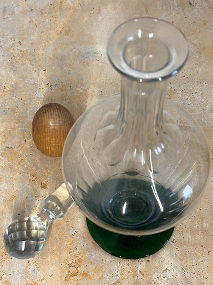 LICORERA EN CRISTAL TALLADO.