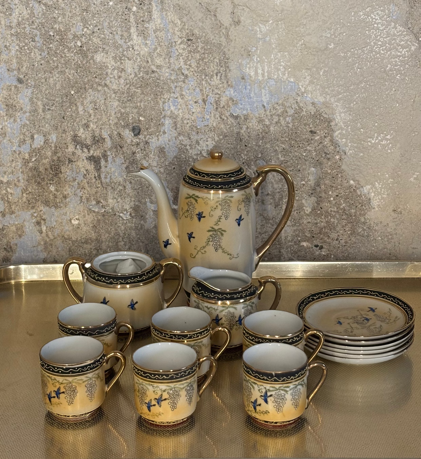 JUEGO COMPLETO DE CAFE PORCELANA JAPONESA.