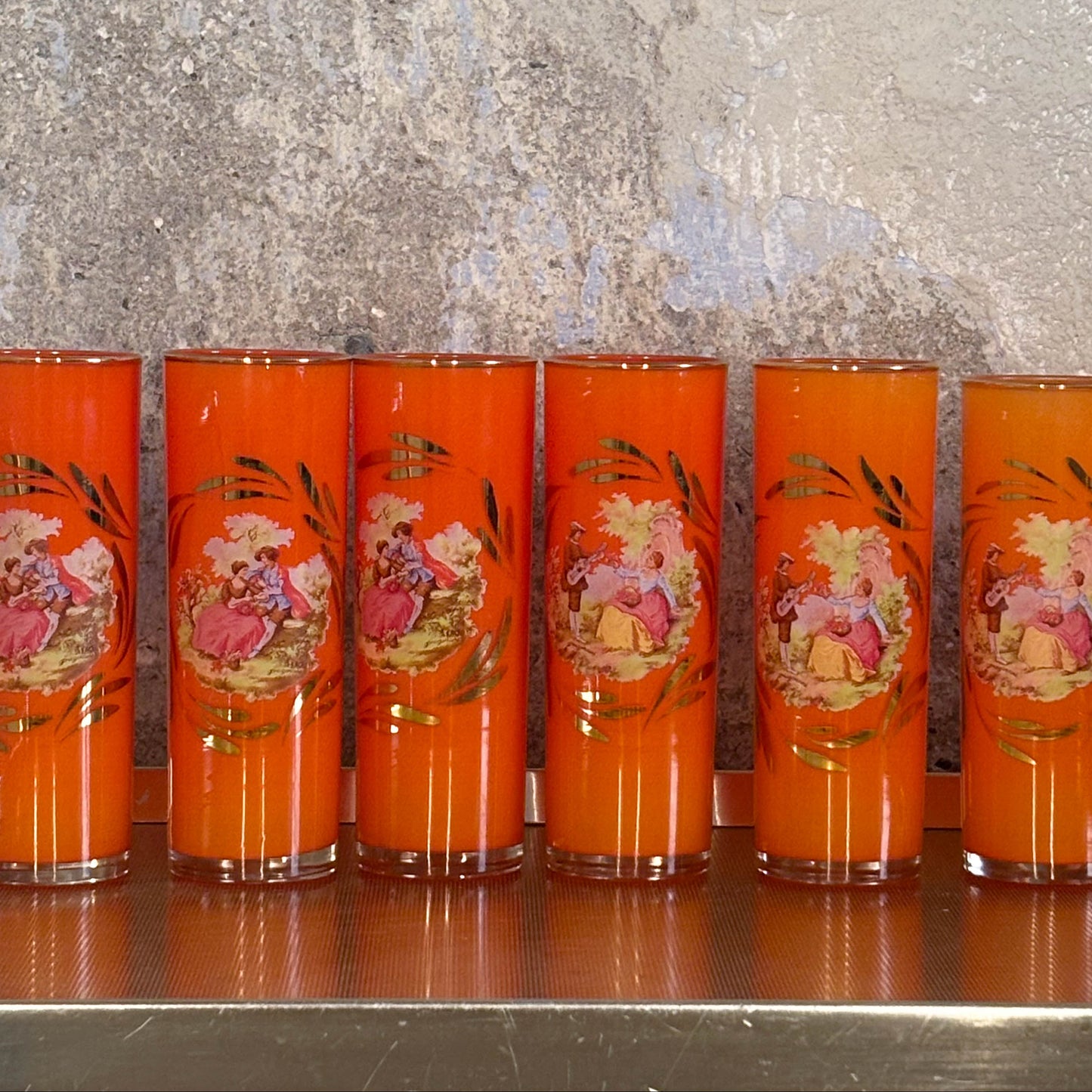 SET DE CUBITERA CON PINZAS DE LATÓN Y 6 VASOS DE CRISTAL. ESTILO ROCOCÓ.