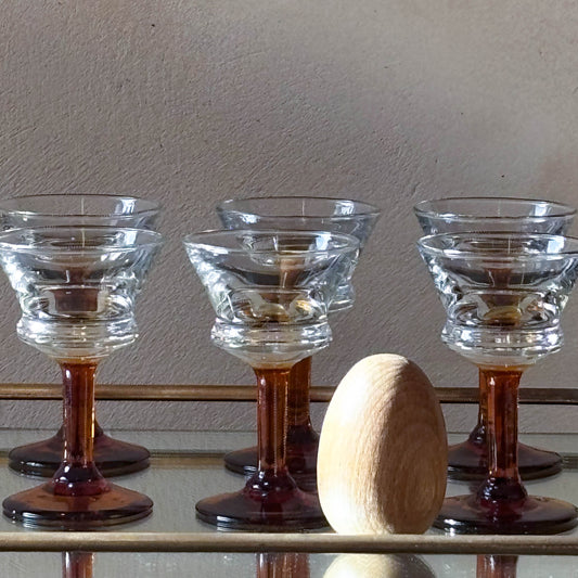 JUEGO DE 6 COPAS DE LICOR.