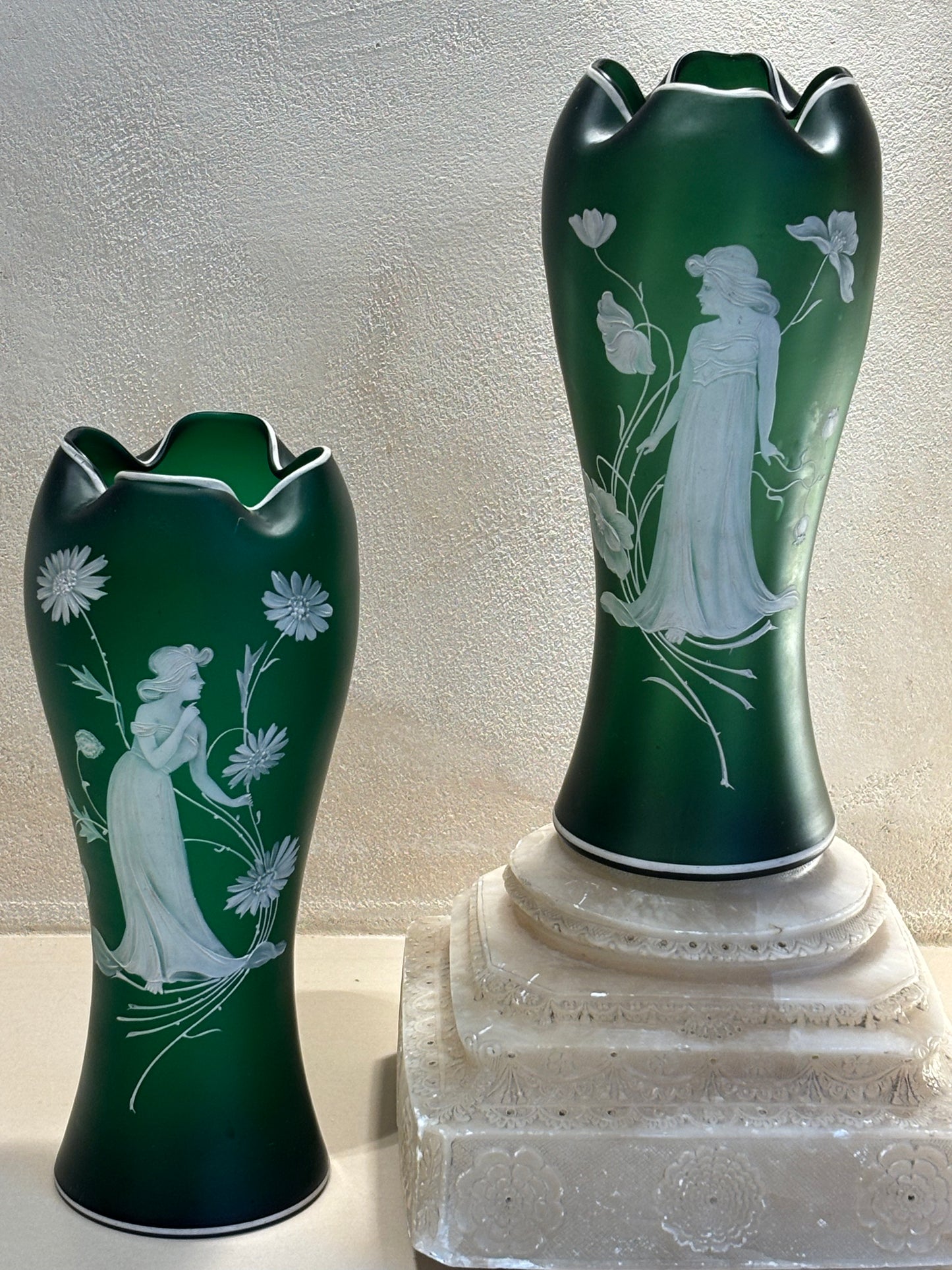 PAREJA DE JARRONES VICTORIANOS.