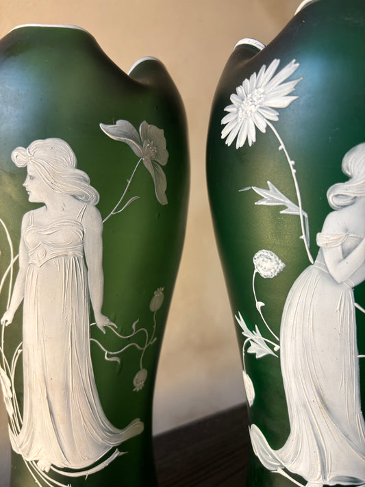 PAREJA DE JARRONES VICTORIANOS.