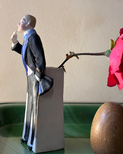 PAREJA DE MINI JARRONES EN BISCUIT.