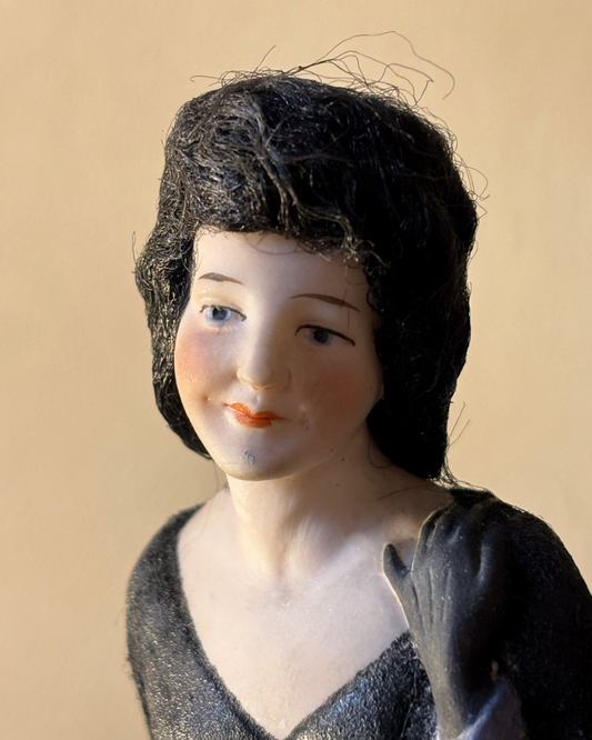 PAREJA DE MINI JARRONES EN BISCUIT.