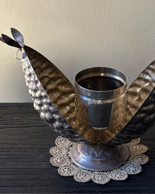 PITILLERA ANTIGUA CON FORMA DE PIÑA. ESTILO MID CENTURY.