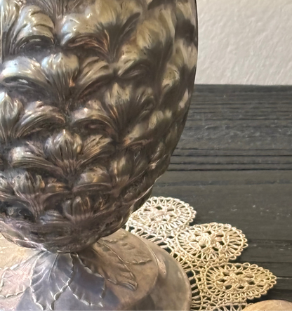 PITILLERA ANTIGUA CON FORMA DE PIÑA. ESTILO MID CENTURY.