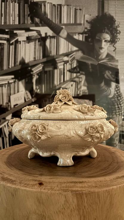 SOPERA VINTAGE CAPODIMONTE.