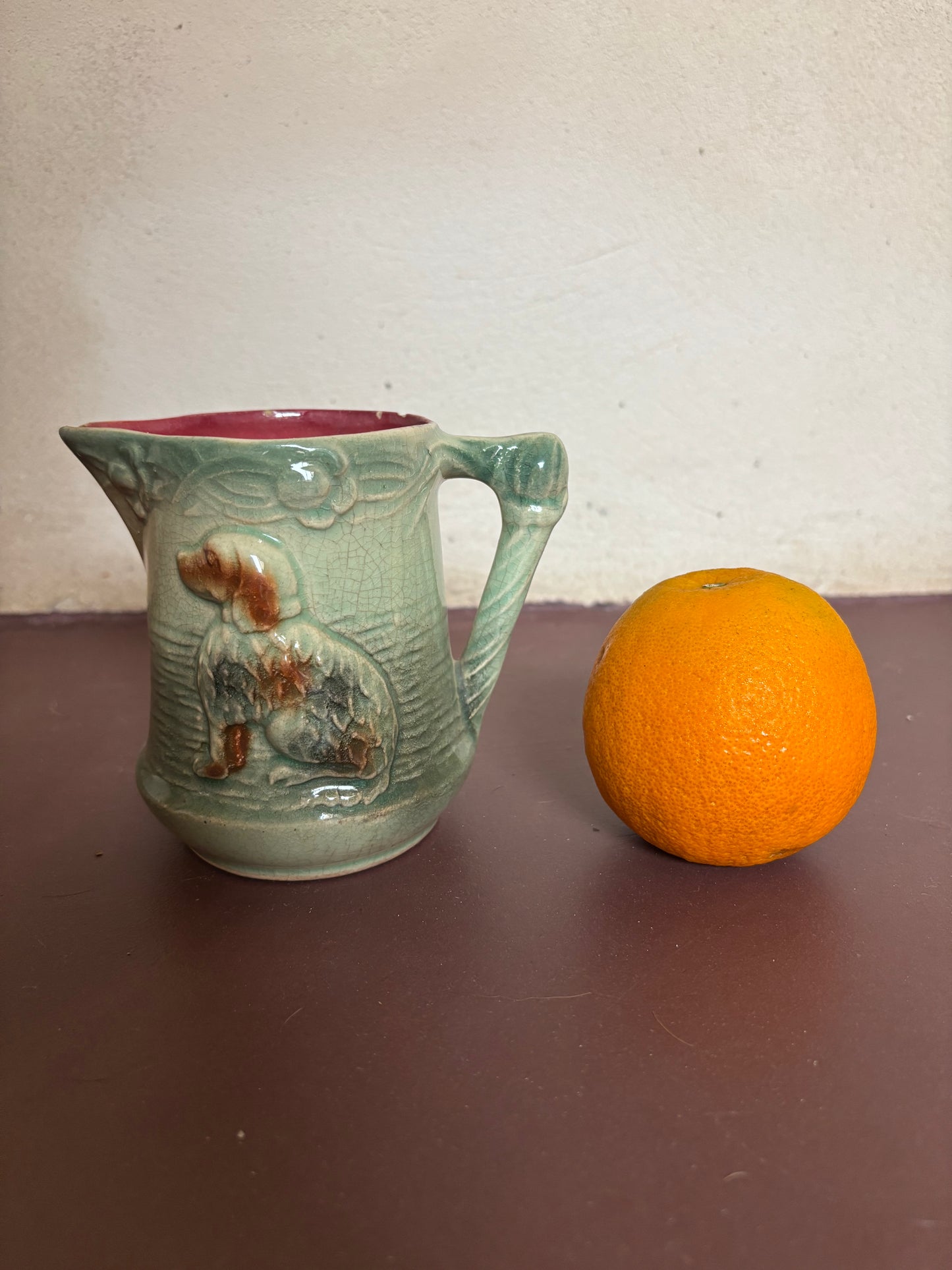 PEQUEÑA JARRA ANTIGUA EN BARBOTINE.