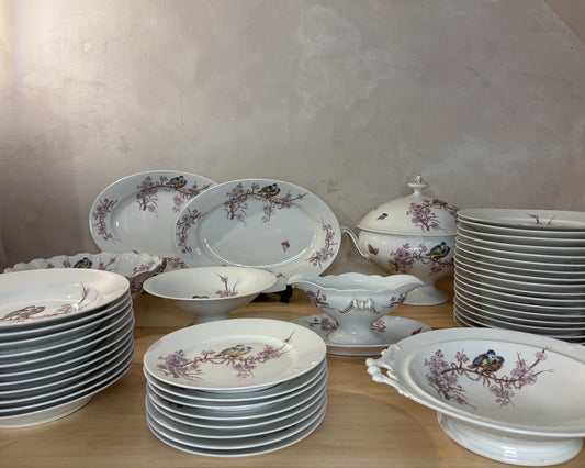 VAJILLA EN PORCELANA ESMALTADA.