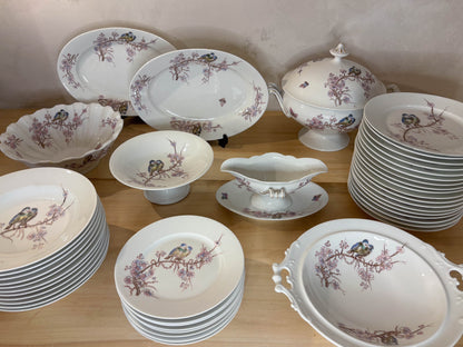 VAJILLA EN PORCELANA ESMALTADA.