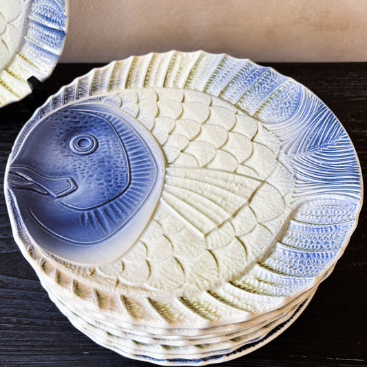 PLATOS EN BARBOTINE FORMA DE PEZ.