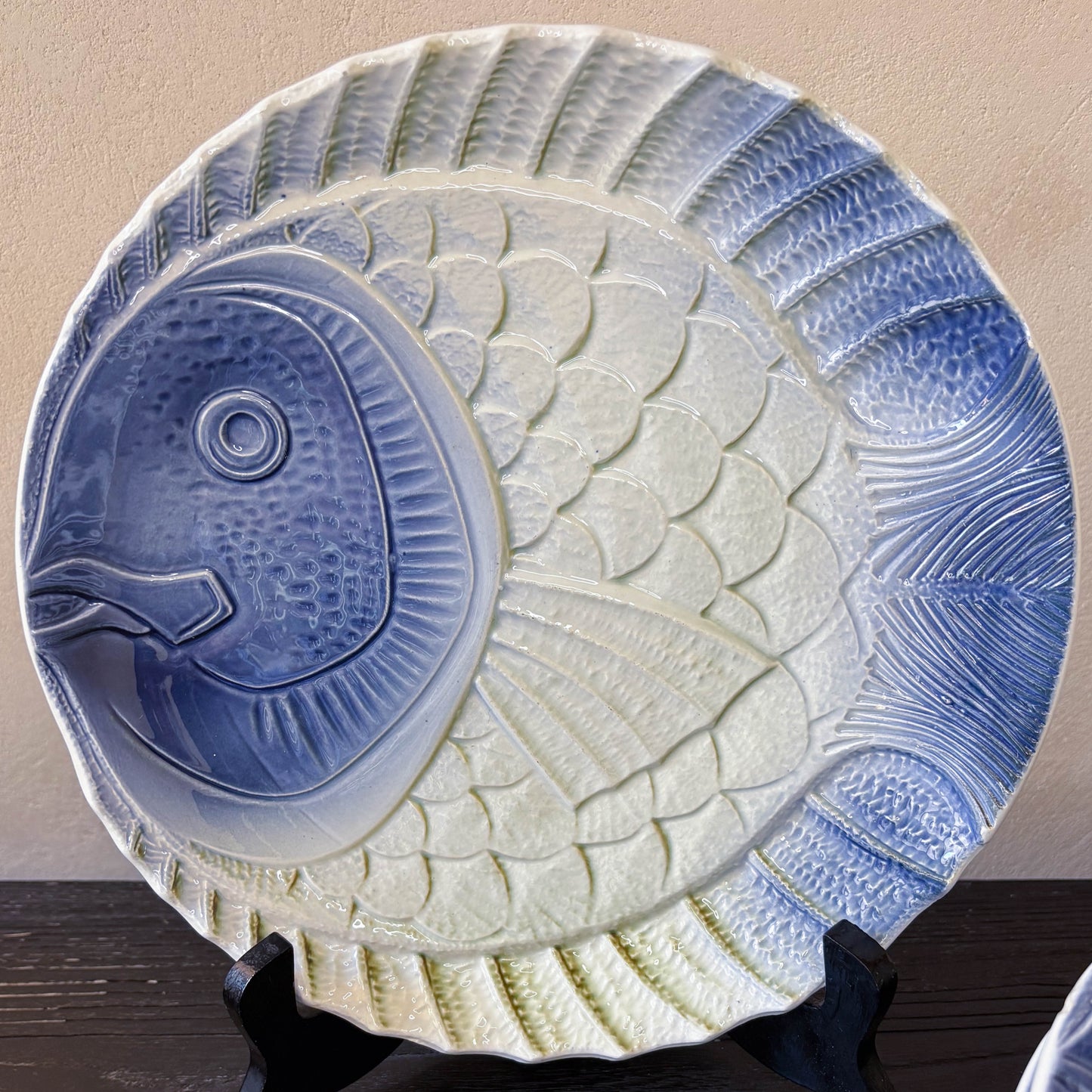 PLATOS EN BARBOTINE FORMA DE PEZ.