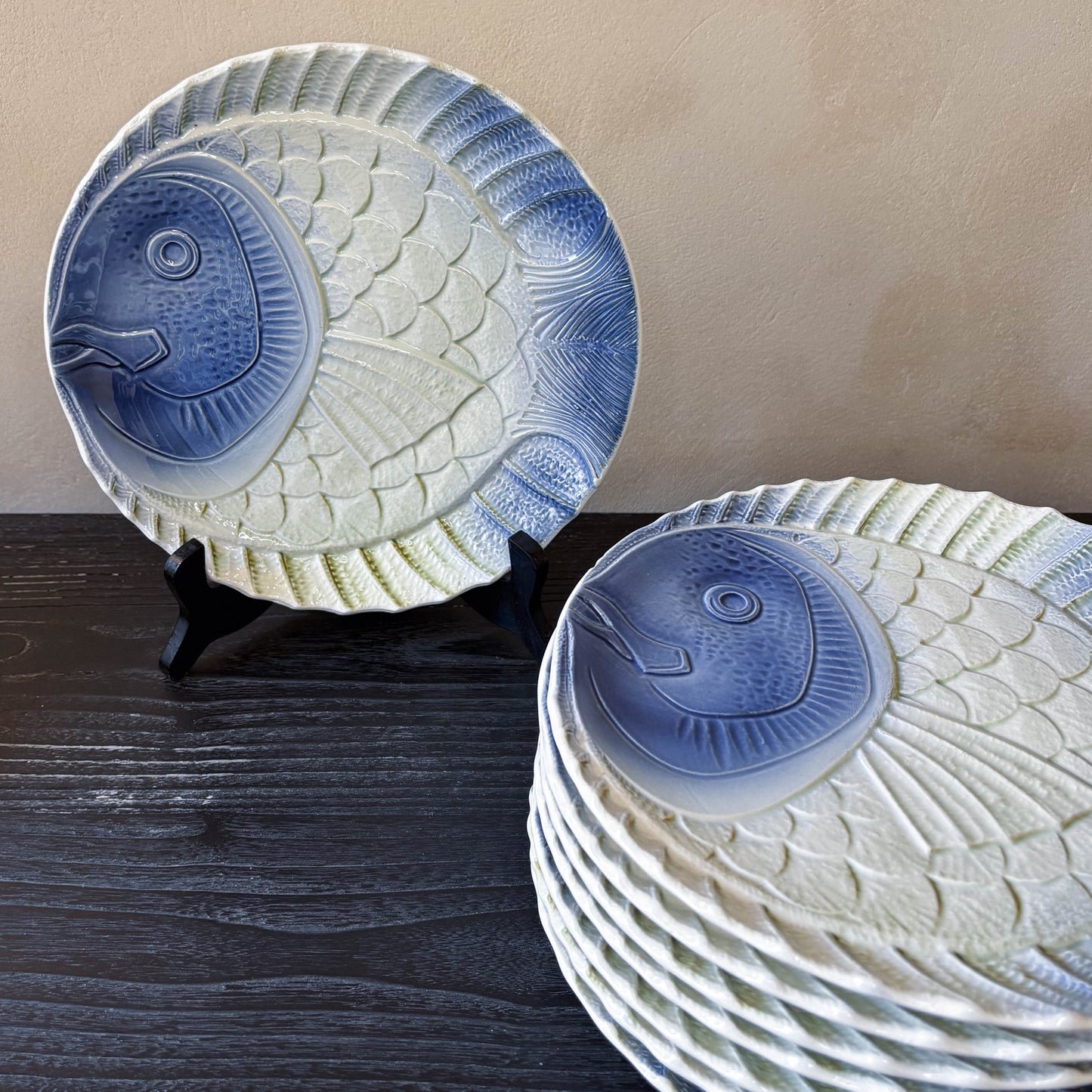 PLATOS EN BARBOTINE FORMA DE PEZ.