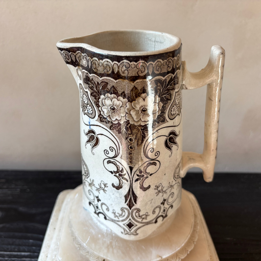 JARRA ANTIGUA PINTADA A MANO.