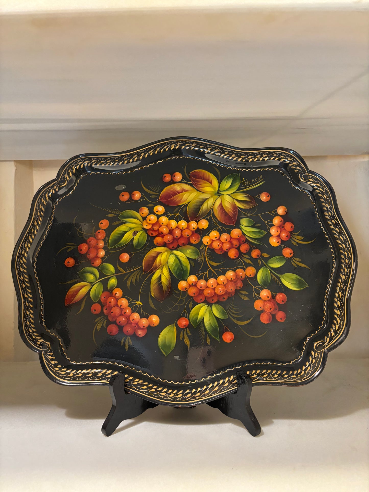 BANDEJA METAL PINTADA A MANO.