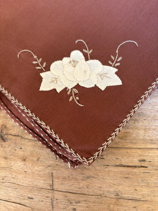 SERVILLETAS ANTIGUAS DE ALGODON BORDADAS A MANO