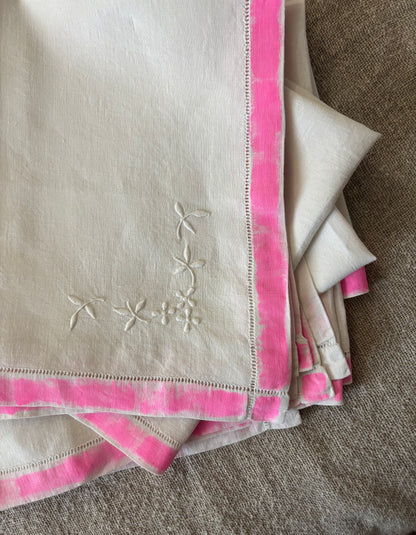 SERVILLETAS ANTIGUAS DE LINO BORDADAS.