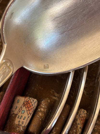 JUEGO DE CUBIERTOS EN PLATA SIGLO XIX.