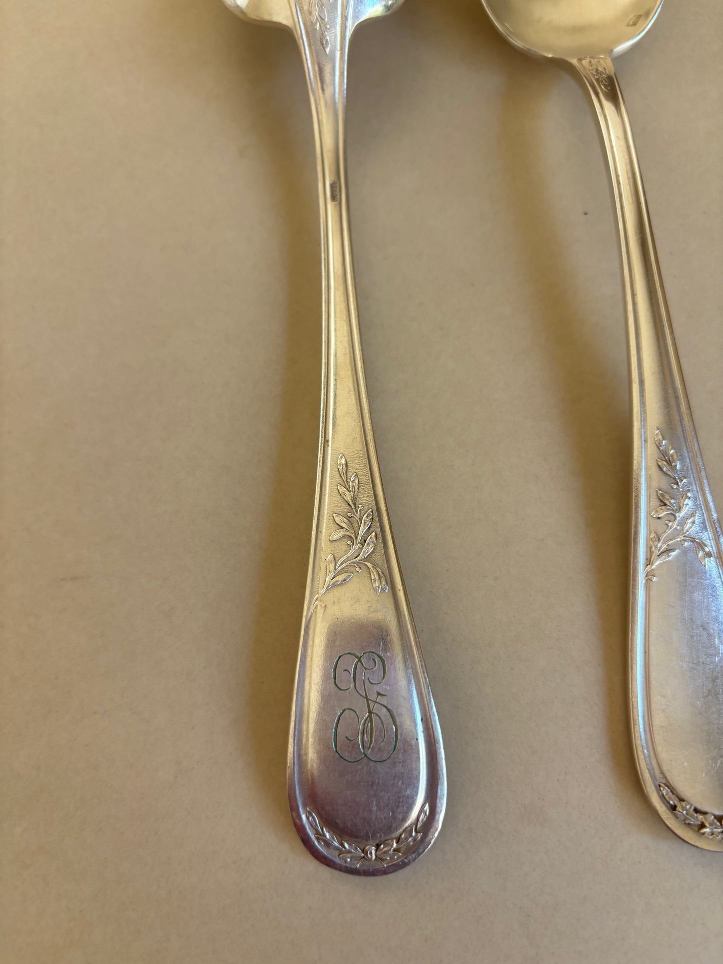 JUEGO DE CUBIERTOS EN PLATA SIGLO XIX.