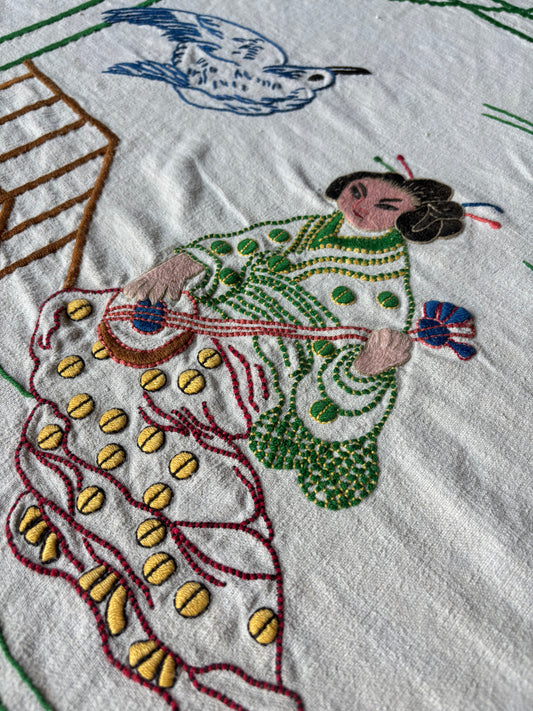 MANTEL LINO GRUESO ANTIGUO BORDADO A MANO.