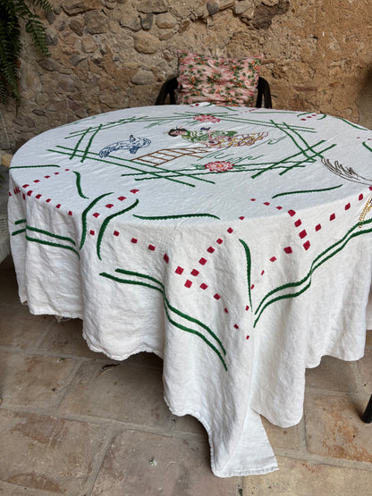 MANTEL LINO GRUESO ANTIGUO BORDADO A MANO.