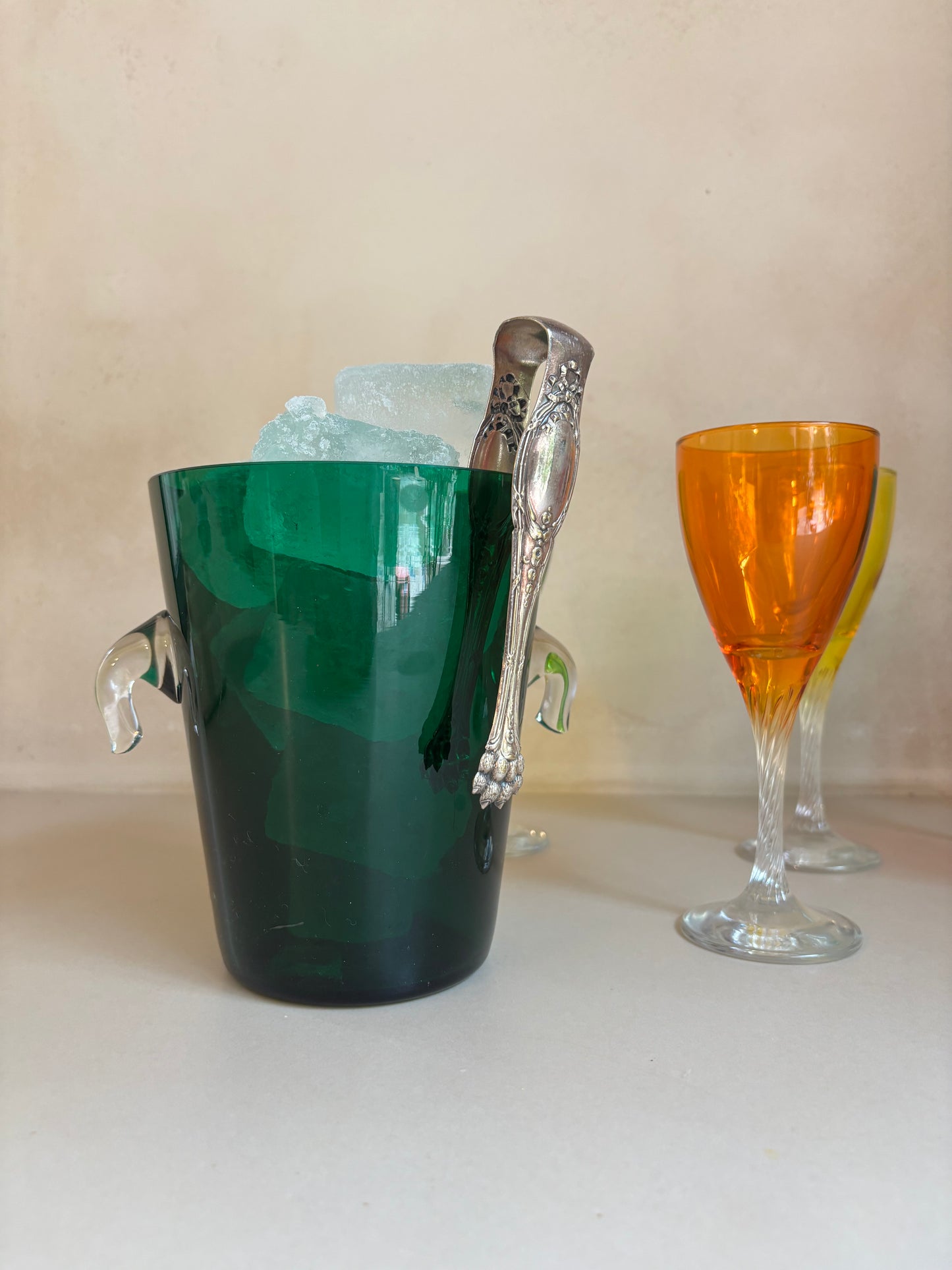 CUBITERA VINTAGE EN VIDRIO VERDE.