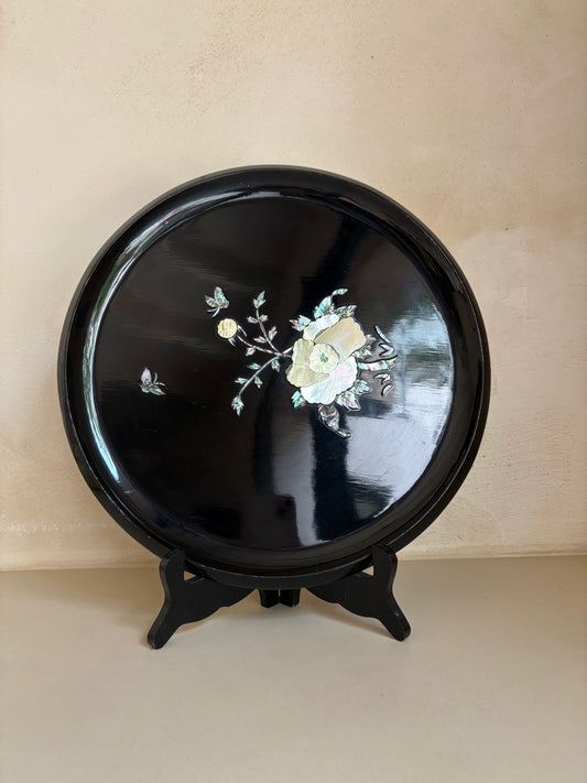 BANDEJA DE MADERA Y NACAR.