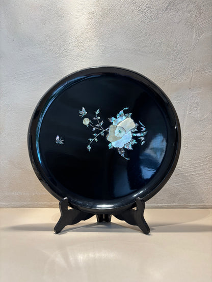 BANDEJA DE MADERA Y NACAR.