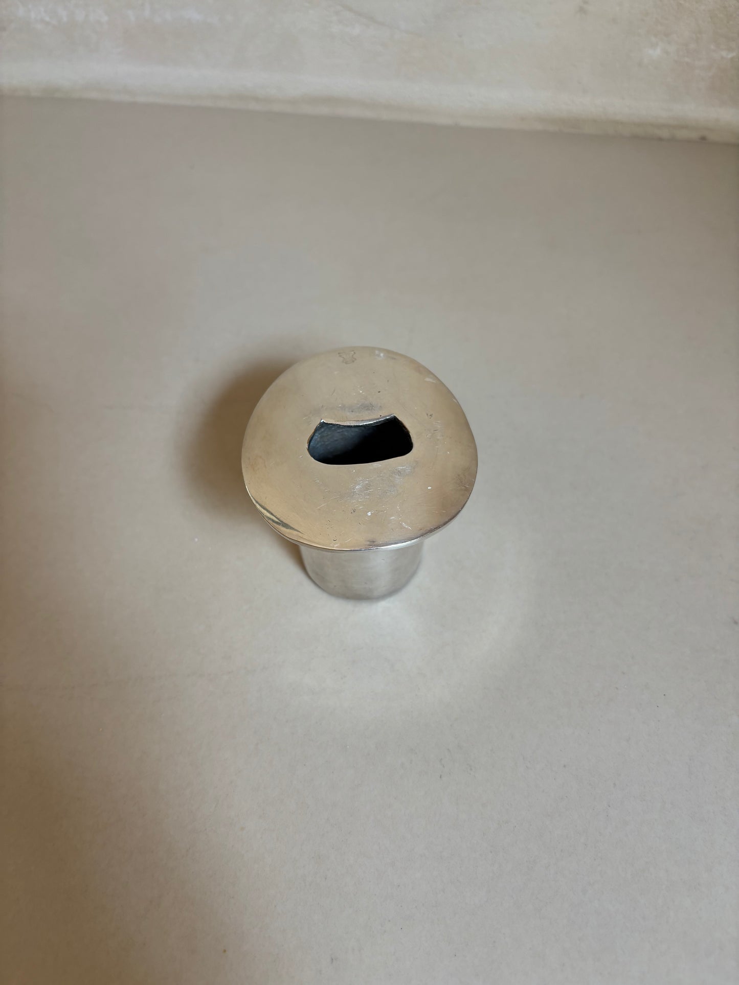 ABREBOTELLAS VINTAGE SOMBRERO DE COPA "ALMAZAN"