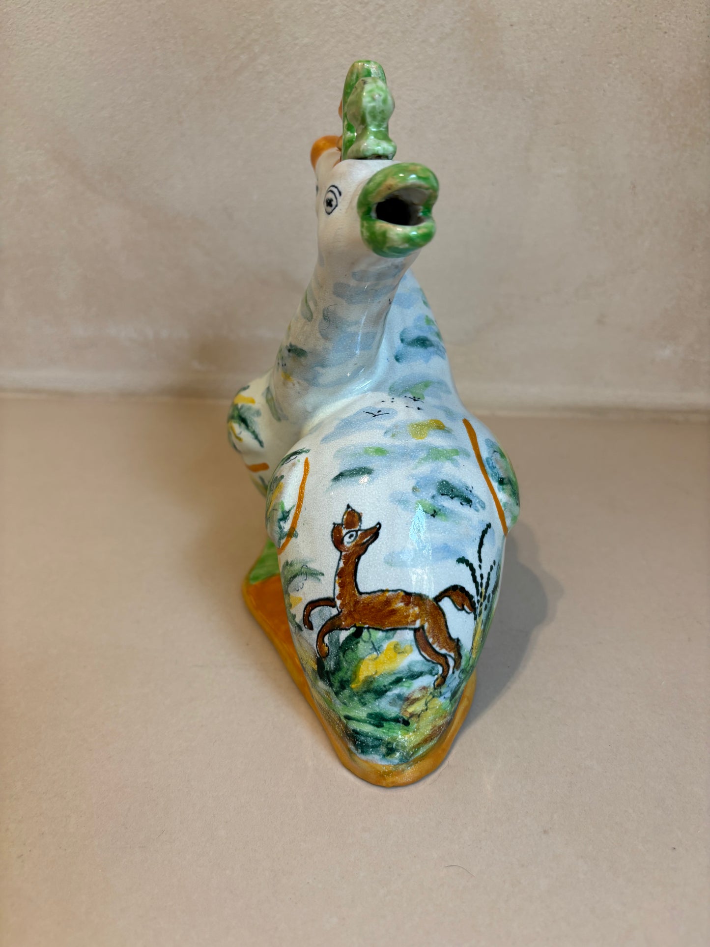 VINAGRERAS ANTIGUAS DE PUENTE DEL ARZOBISPO EN FORMA DE CIERVOS.