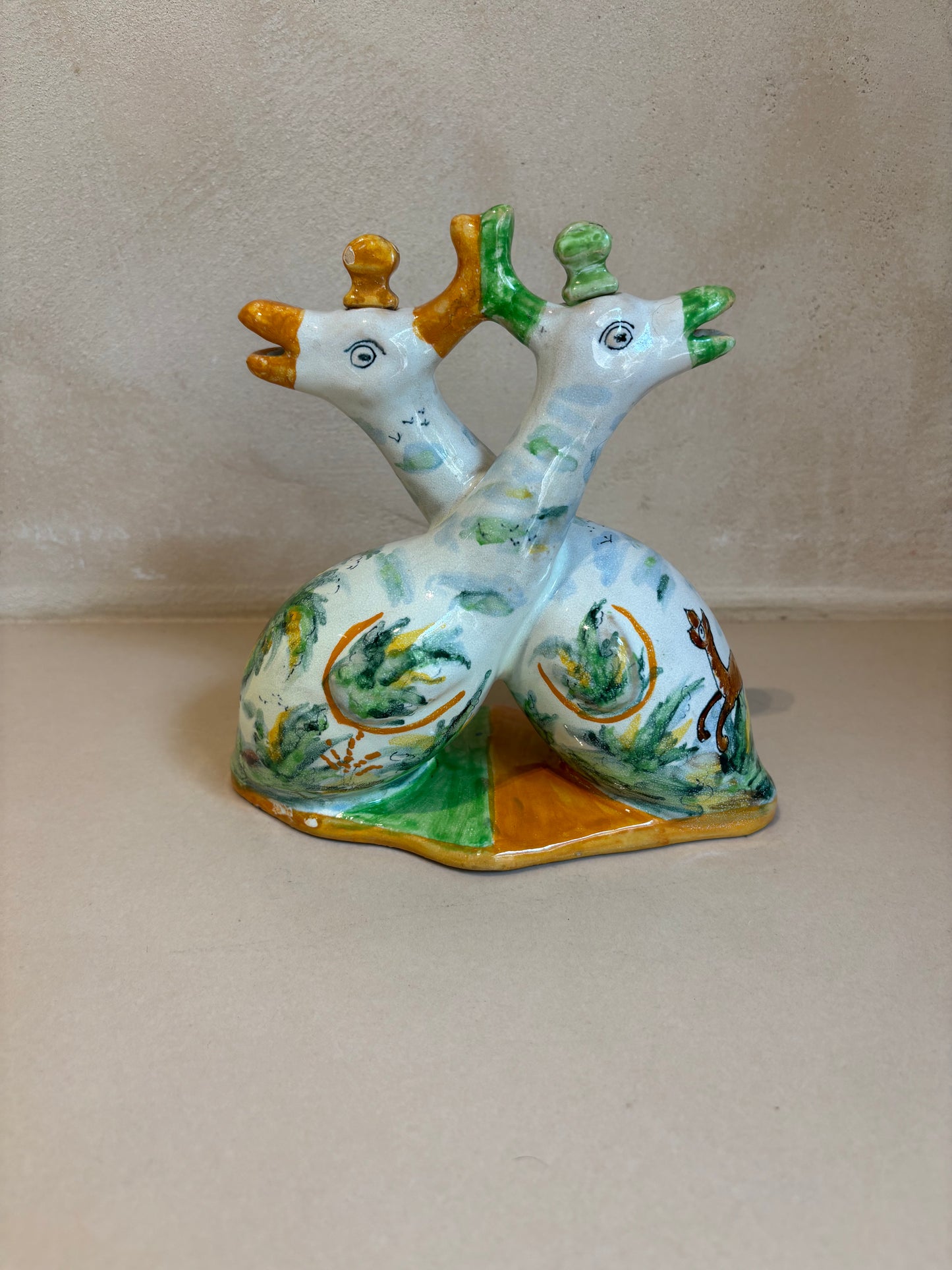 VINAGRERAS ANTIGUAS DE PUENTE DEL ARZOBISPO EN FORMA DE CIERVOS.