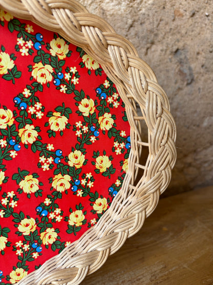 BANDEJA VINTAGE DE MIMBRE.