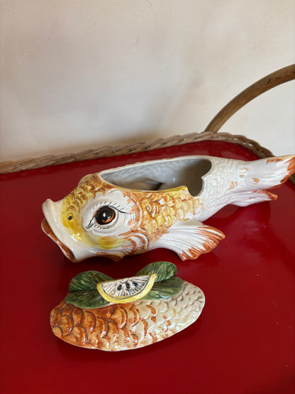 ANTIGUA SALSERA EN CERAMICA FORMA DE PEZ.