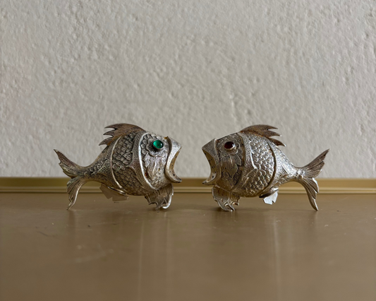 JUEGO DE SALERO Y PIMENTERO VINTAGE, BAÑO PLATA.