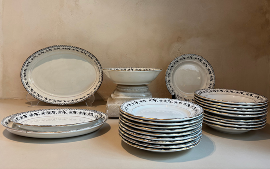 VAJILLA DE LOZA ANTIGUA LA CARTUJA.