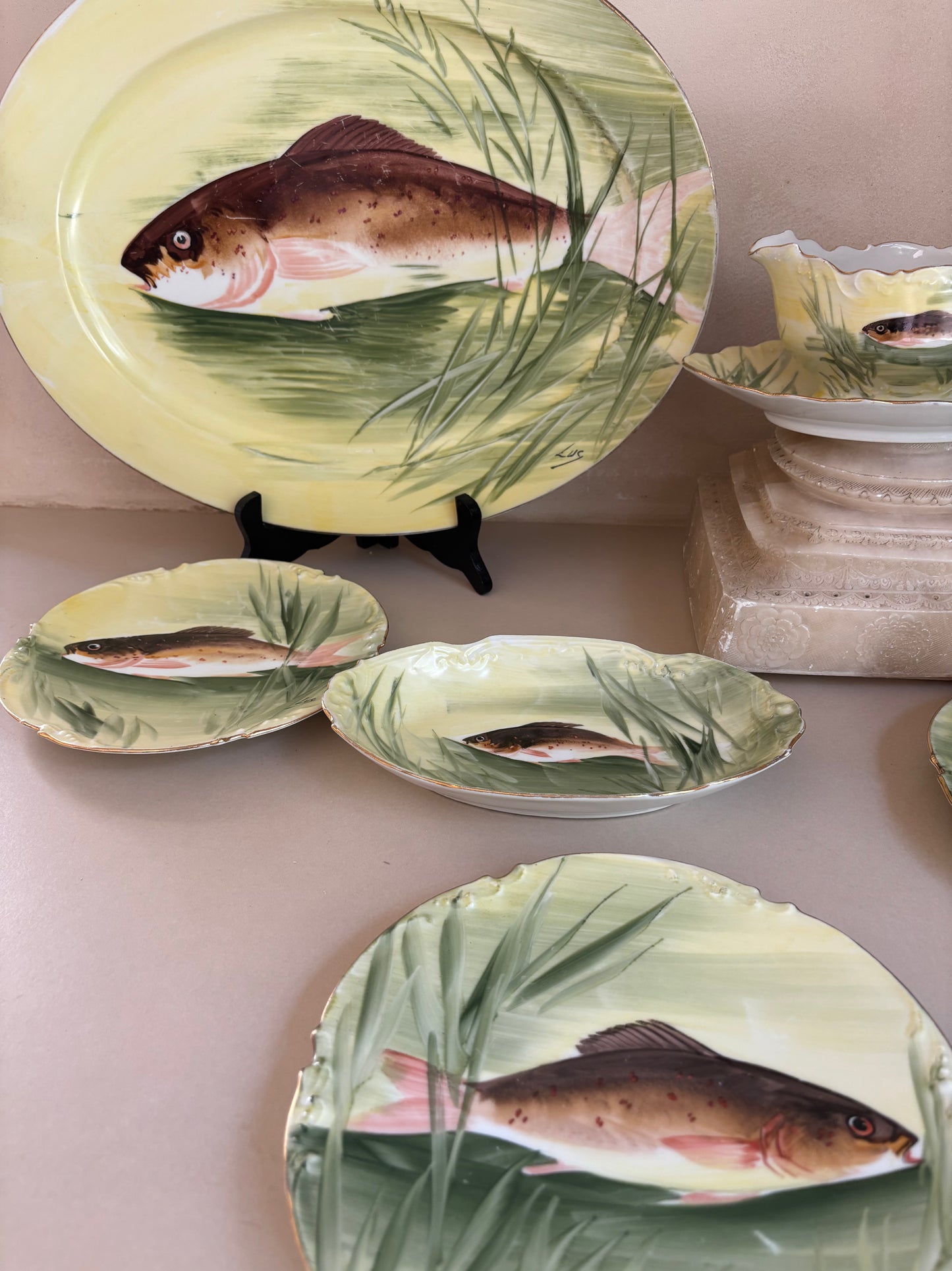 SERVICIO DE PESCADO EN PORCELANA ANTIGUA 9 PIEZAS - LIMOGES.