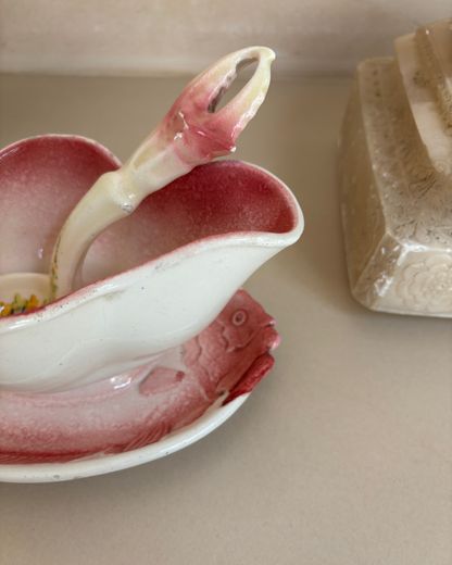 SET DE SALSERA Y CUCHARÓN EN LOZA.