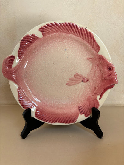 PLATOS EN CERAMICA ESMALTADA DE MANISES.