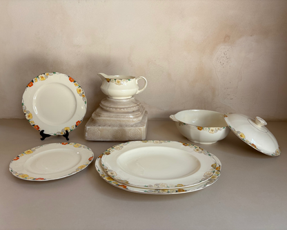 SERVICIO DE MESA EN PORCELANA INGLESA.