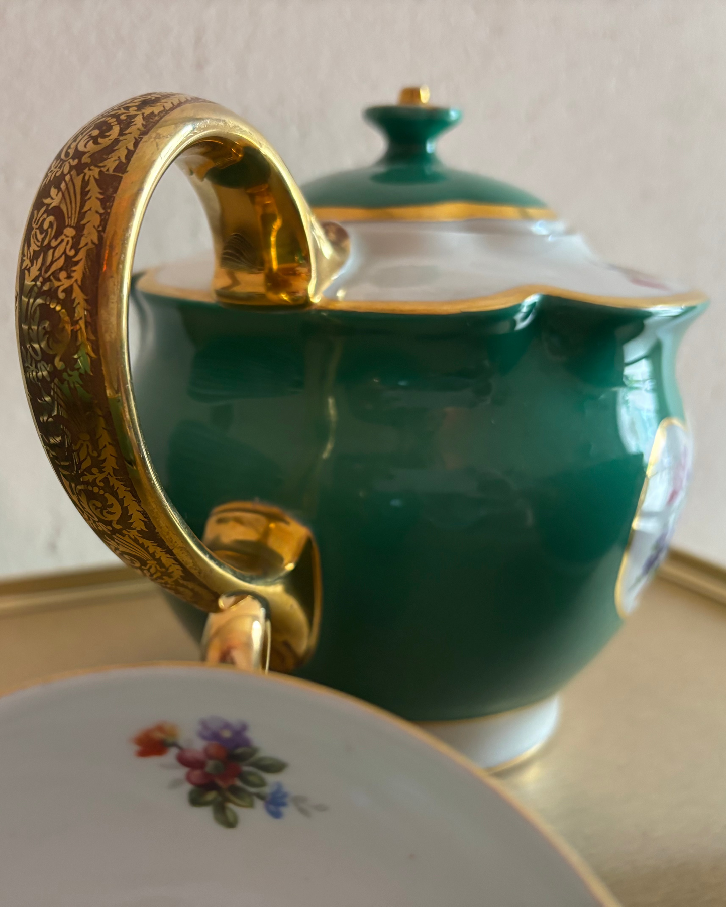 JUEGO DE TÉ DE PORCELANA DE LIMOGES.