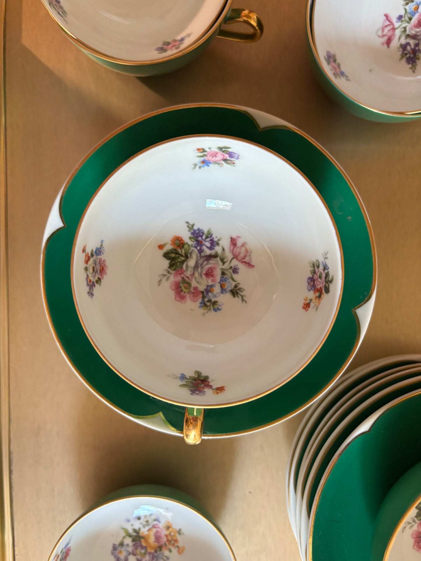 JUEGO DE TÉ DE PORCELANA DE LIMOGES.