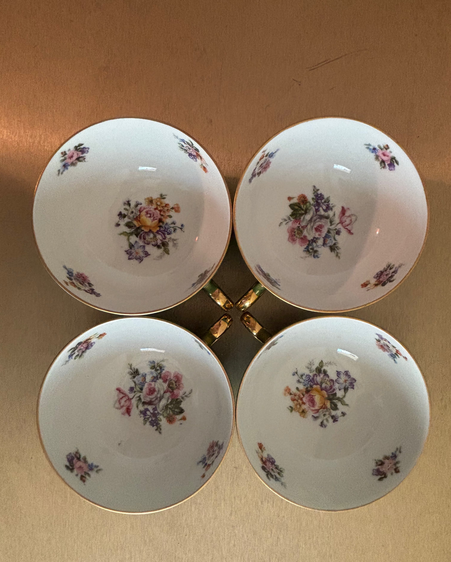 JUEGO DE TÉ DE PORCELANA DE LIMOGES.